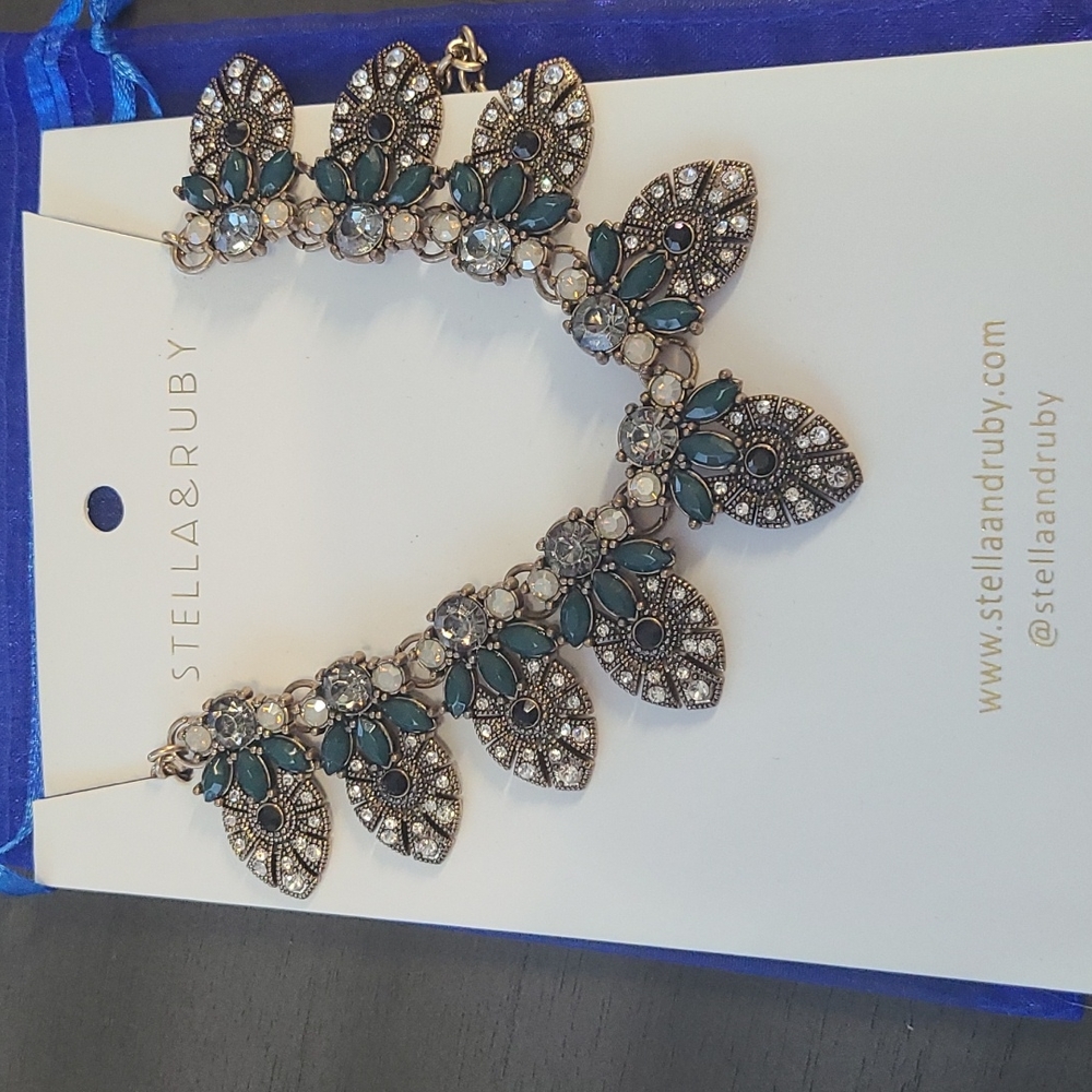 Stella & Ruby Teal Leaf Statement Necklace